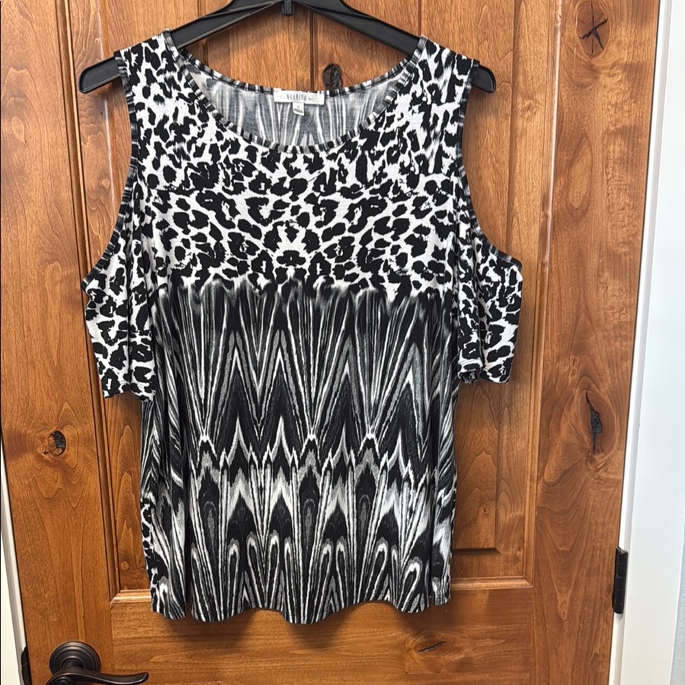 Stylish Black and White Women's Cold Shoulder Top